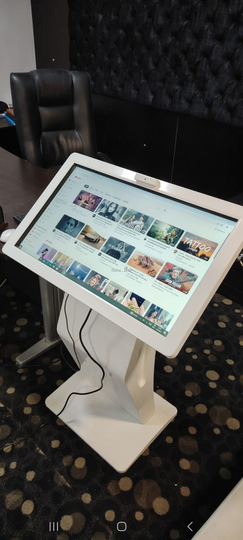 82 ekran Touch Screen icarəyə verilir. Gün və saya görə endirim