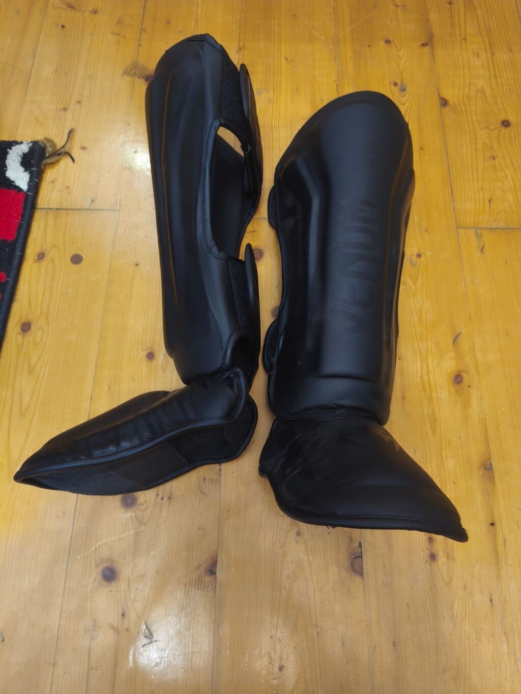 Venum ayaq üstü qoruyucuları (shin instep guards) Maksimal qoruma ve