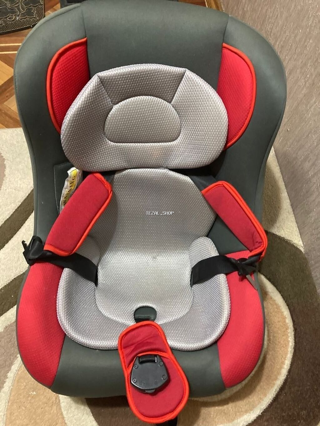 Avtokreslo. 6 aydan 3-4 yawa kimi uwaqlara uygundur. Yeni kimidir, cox