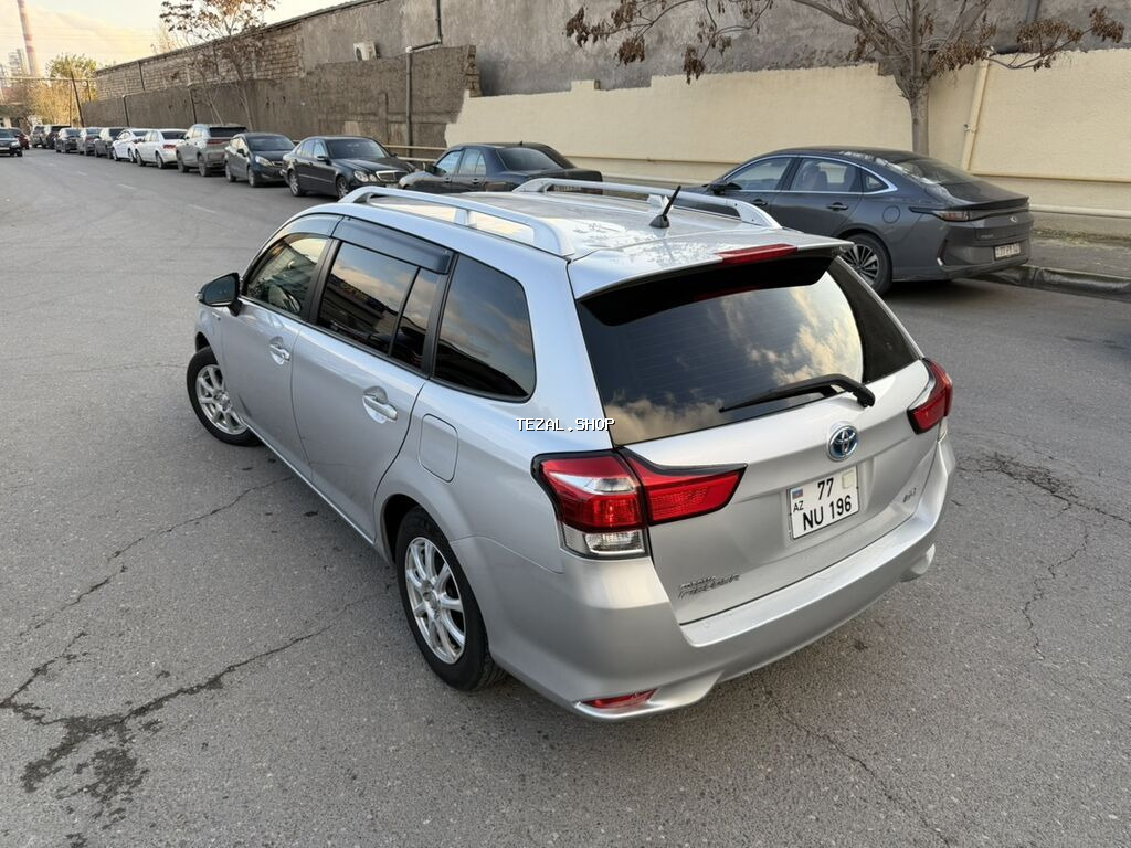 Toyota Corolla: 1.5 l | 2018 il Universal - şəkil 3