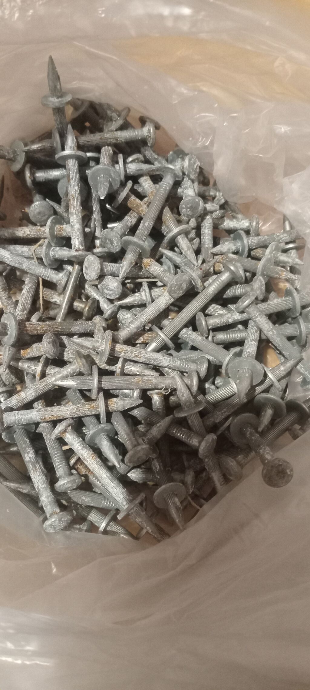 Məhsul: Beton/patron tiplı dübel-mismar (şaybalı) Təsvir: - Beton