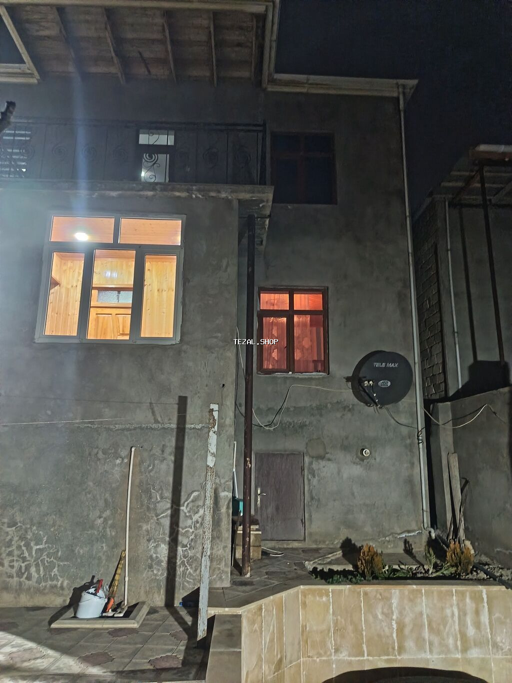 Lokbatan 1 masiv 2mertebe 
 5otaq
Əlaqa tel: 0504272101