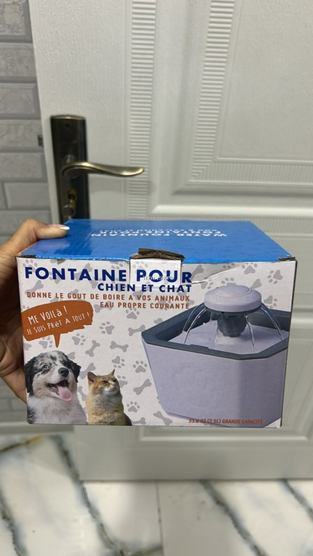 İt və pişiklər üçün avtomatik su fontanı İt ve pişikler üçündür su