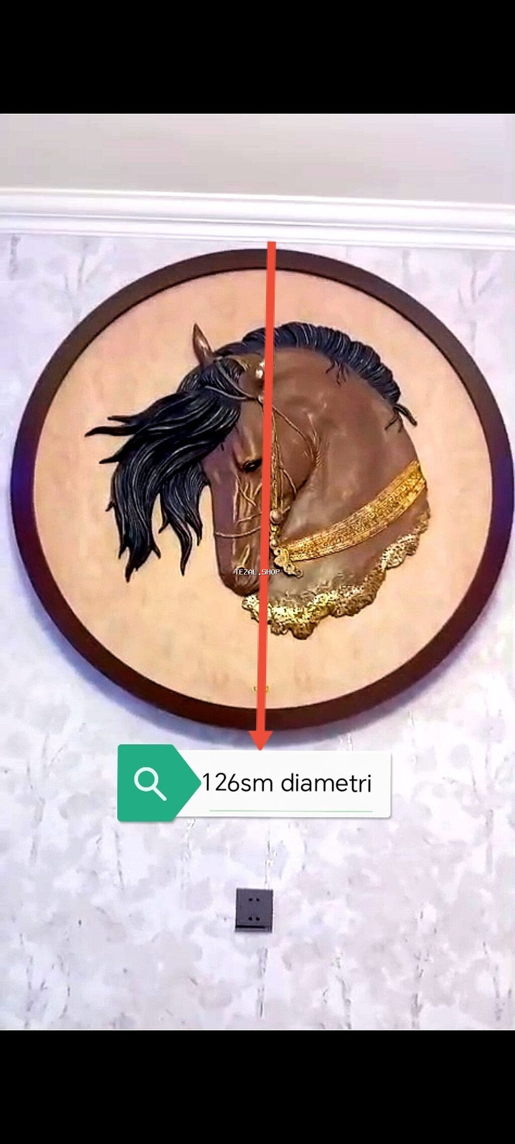 Rəsm əsəri at başlı heykel böyük ölçüdə. Heykəl sənət əsəri. Təzə