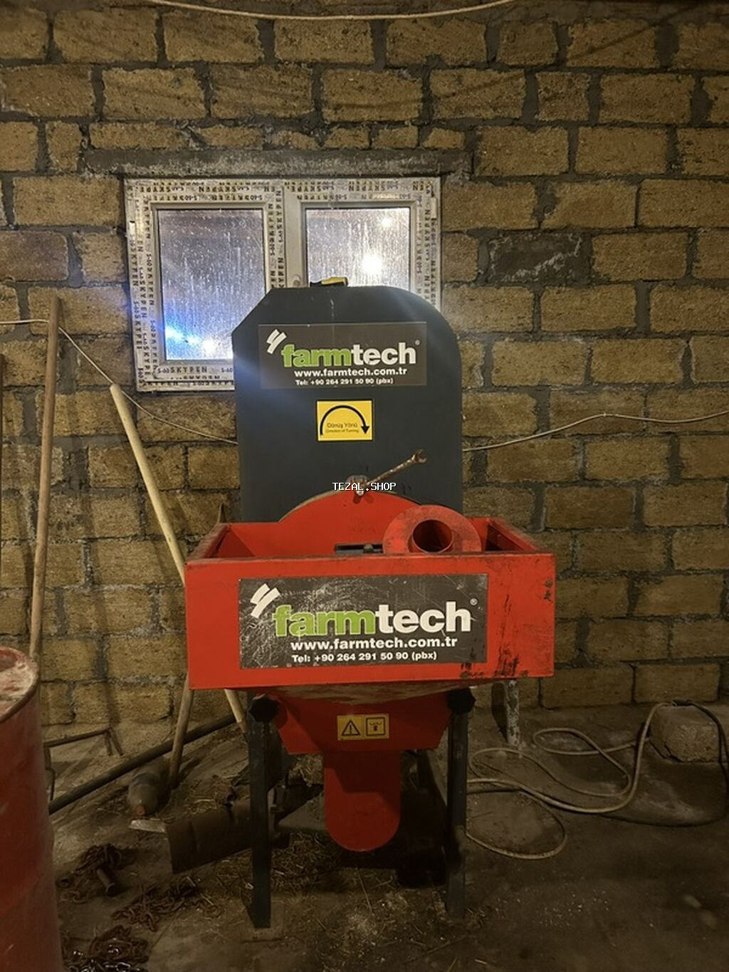 Farmtech yem üyüdən və qarışdıran avadanlıq üçtəpədə yerləşir demek
