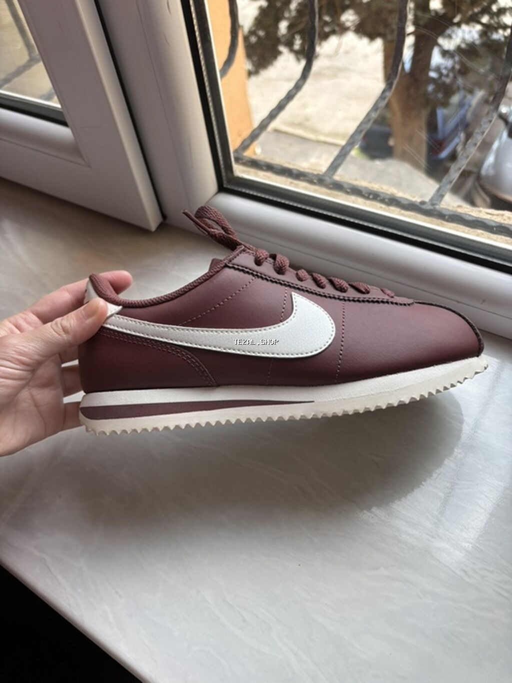 Oriqinal Nike razmer 36.5 Baha alinib sadece razmer uygun gelmir deye