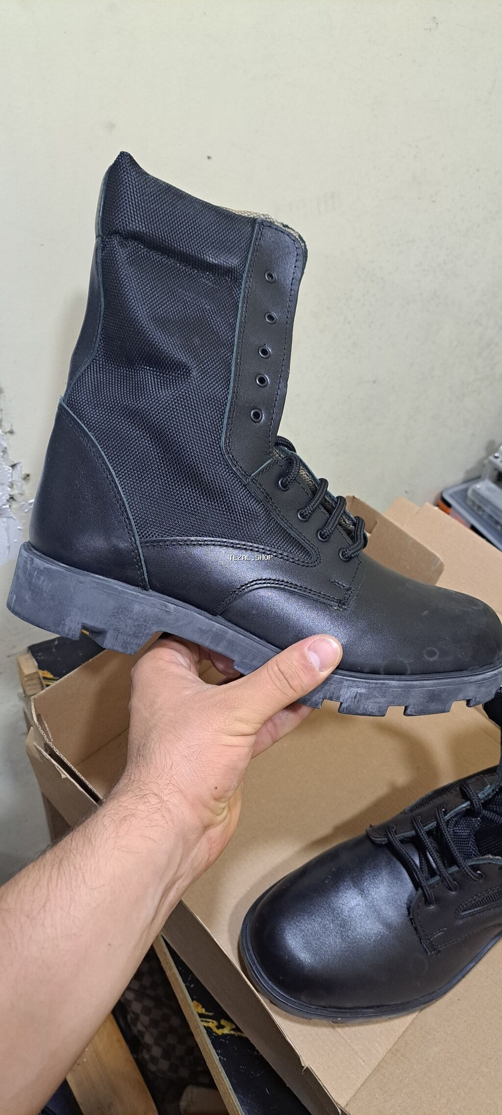 Zabit botinkalari tezedir.

Qutu daxilində cüt olaraq təqdim edilir