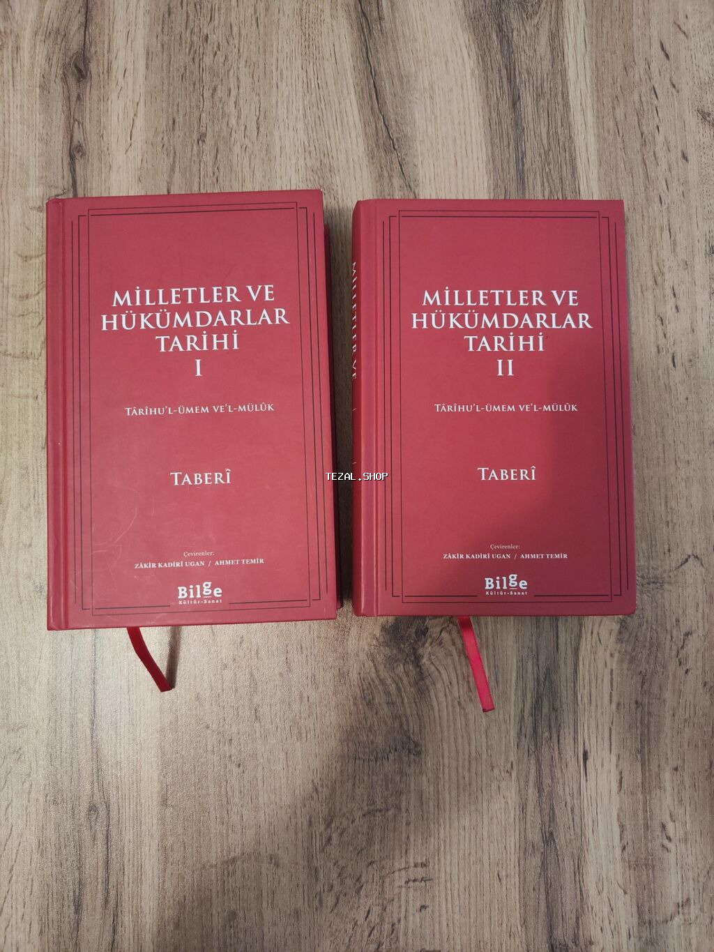 Təbəri tarixi 14×21 ölçüdə. iki cild. birinci cild 744, ikinci cild