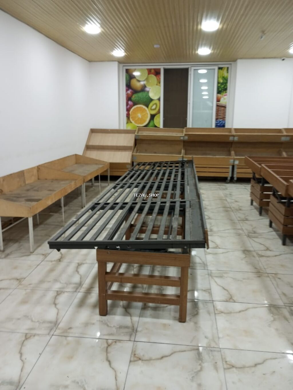 TƏCİLİ SATILIR: Meyvə-tərəvəz üçün mağaza vitrini və ticarət