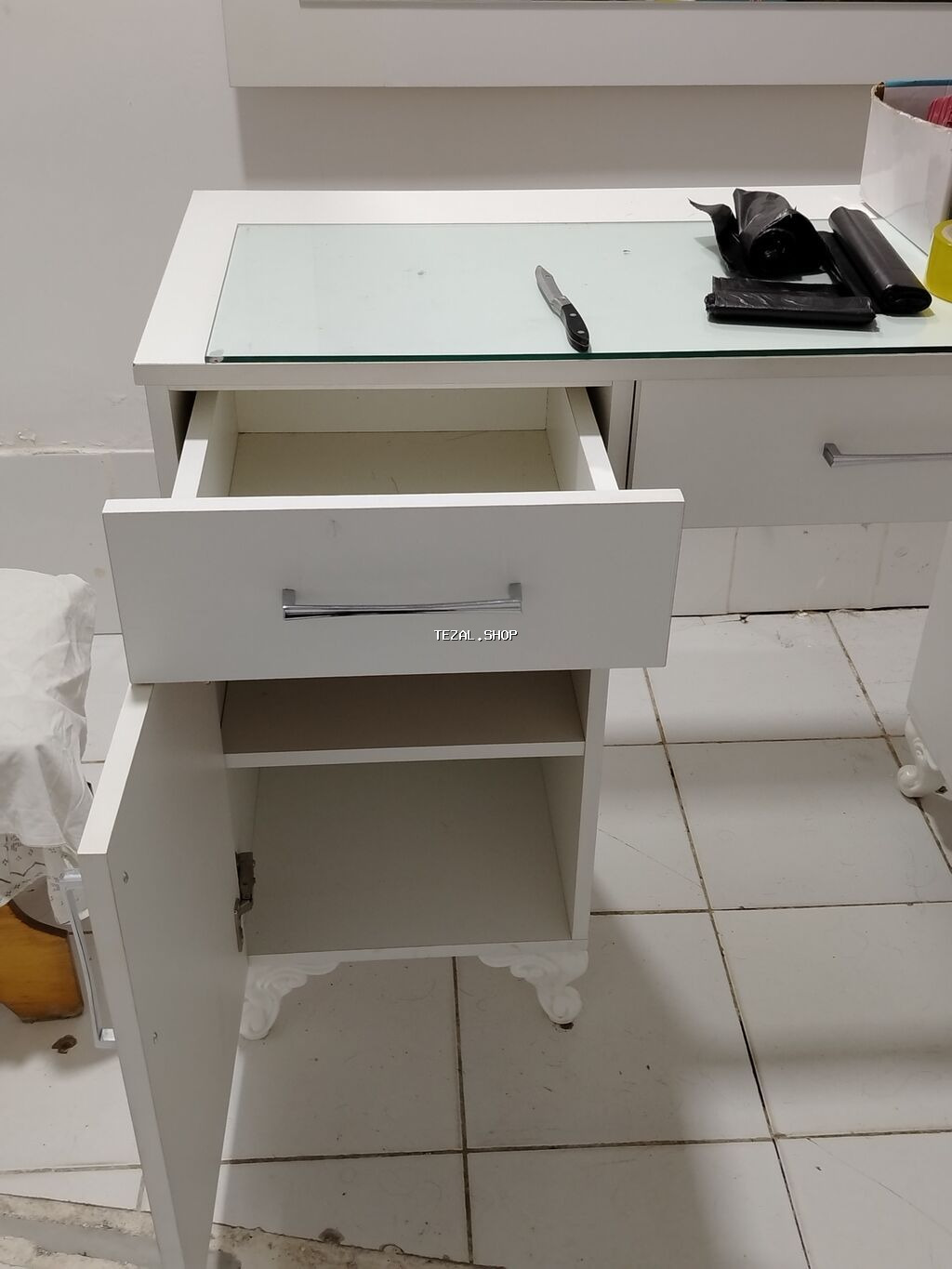 Geniş güzgülü vizaj/stilist masası dəsti - Dəst: iri divar güzgüsü +