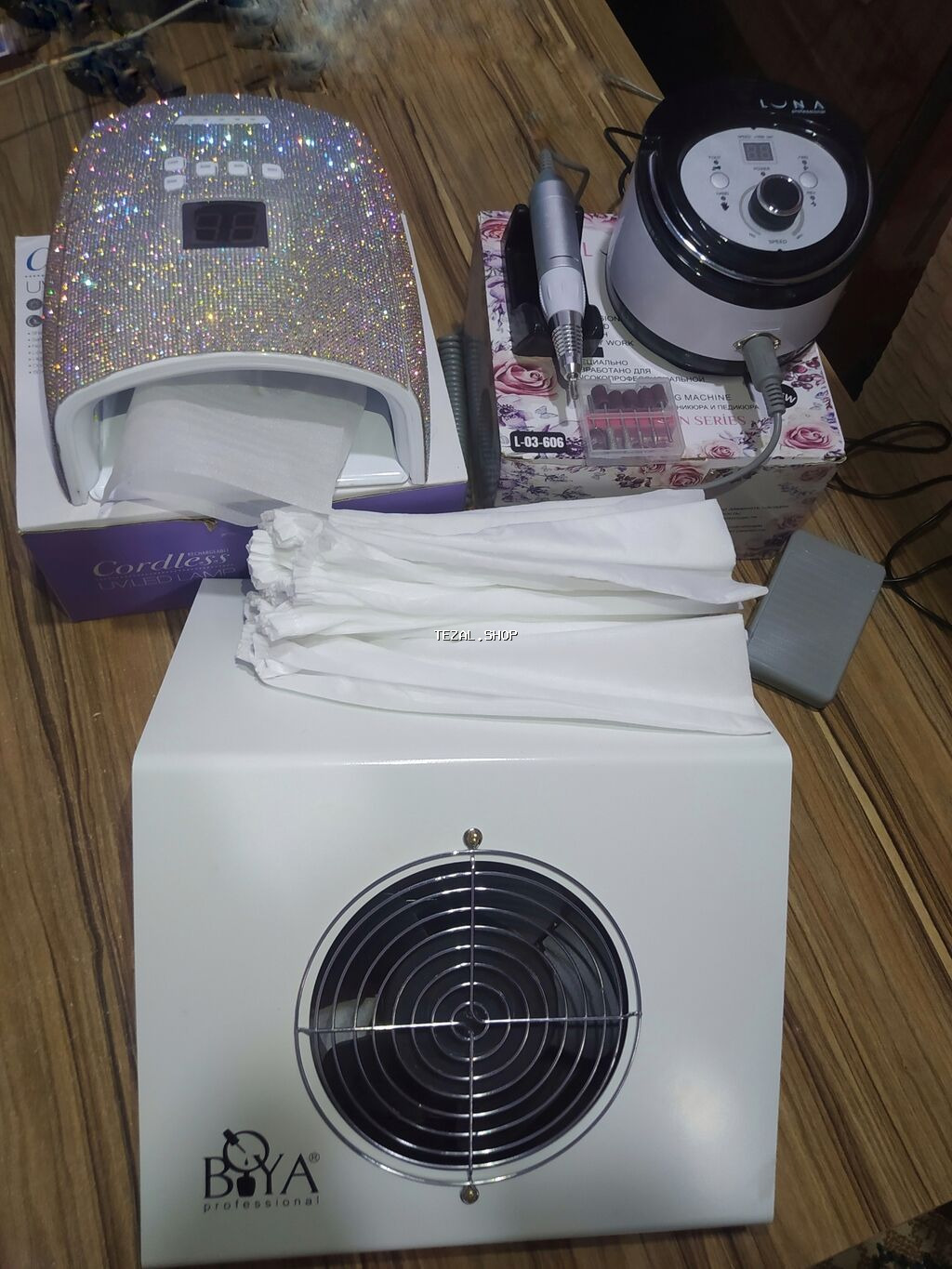 Peşəkar manikür üçün tam avadanlıq və material seti Avadanlıq: - BOYA