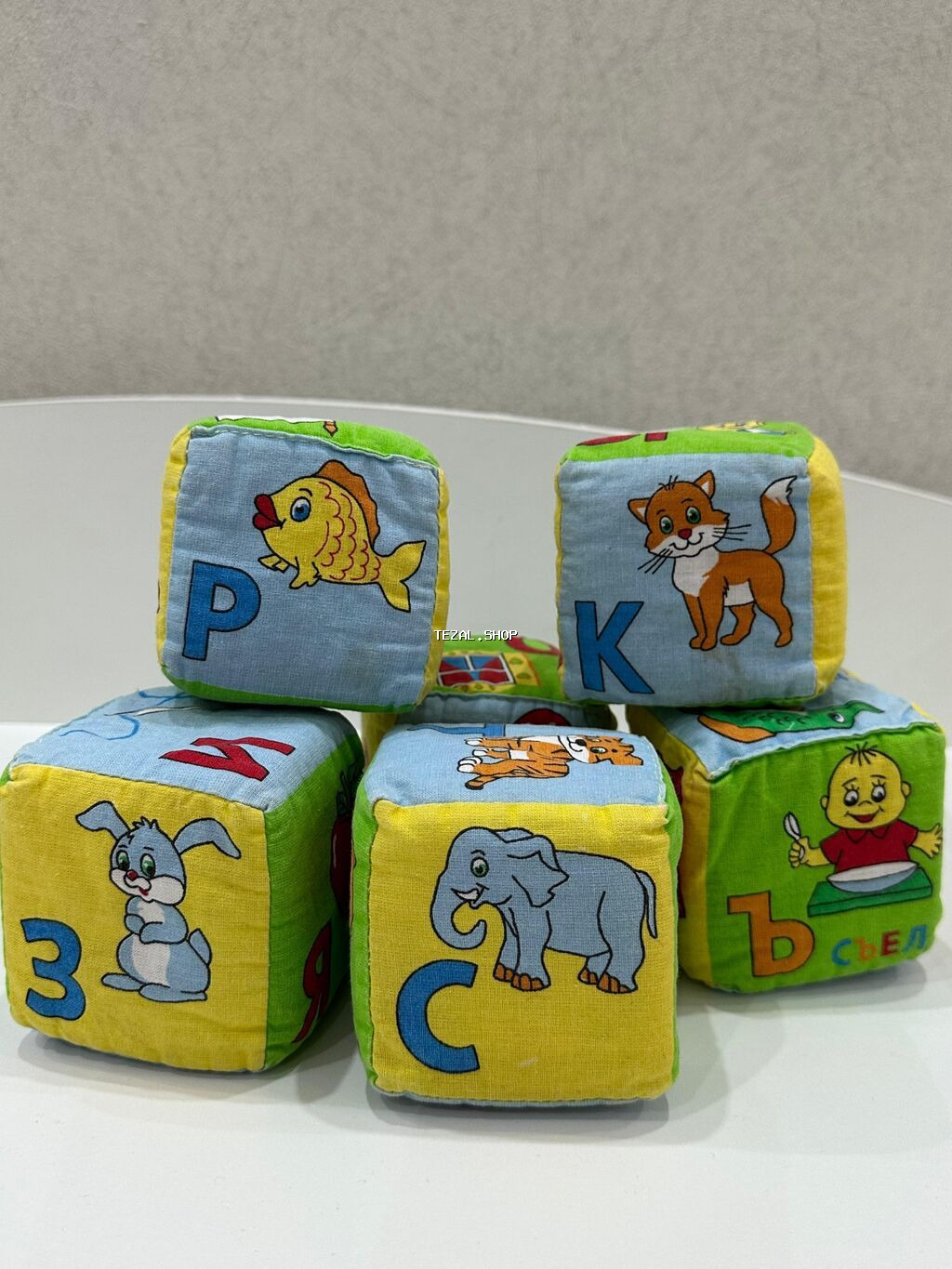 Yumuşaq kubikler,parçadandı,6 ədəd,her hissesi sekillidi ve herifler