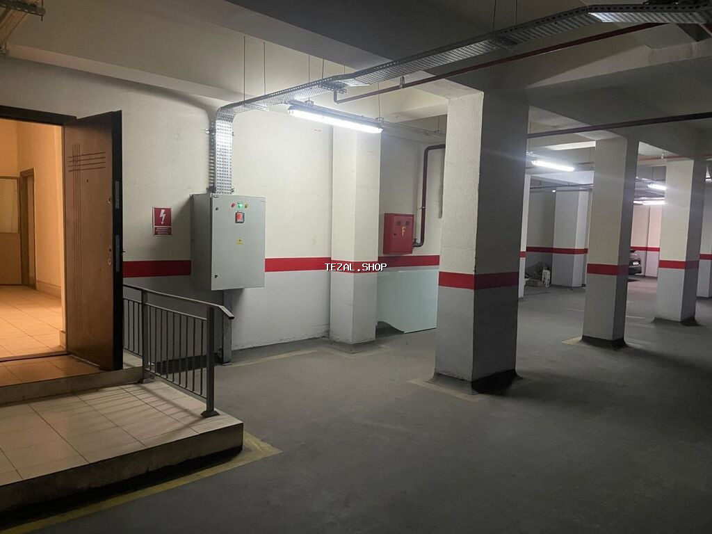 Ağ şəhər Mərkəzi Bulvar küç. ev4 qaraj60. 14kv.m geniş Qaraş - şəkil 2