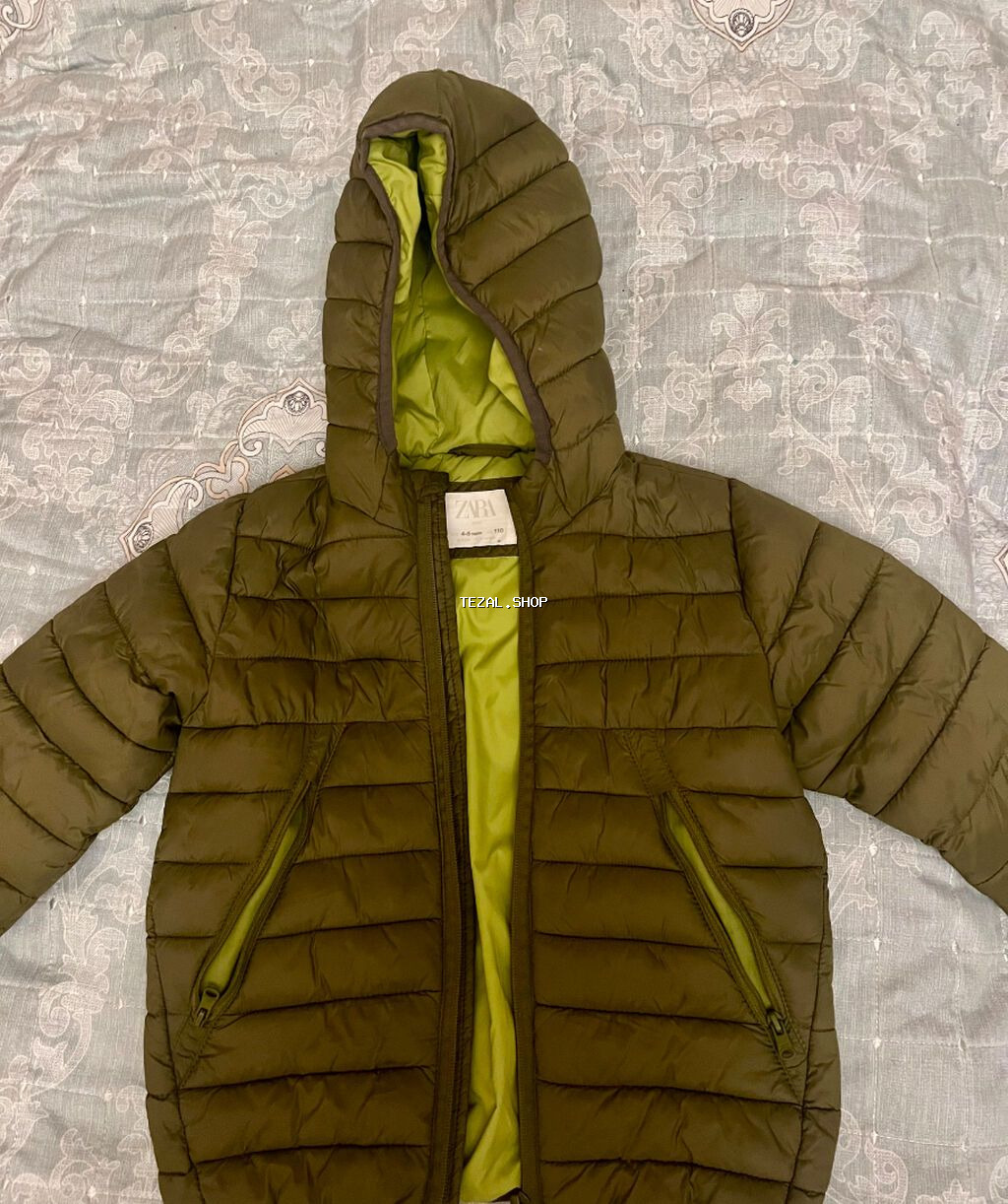 Yaxşı vəziyyətdə Zara oğlan geyimi satılır .Gödəkçə 4-5 yaş, ayaqqabı