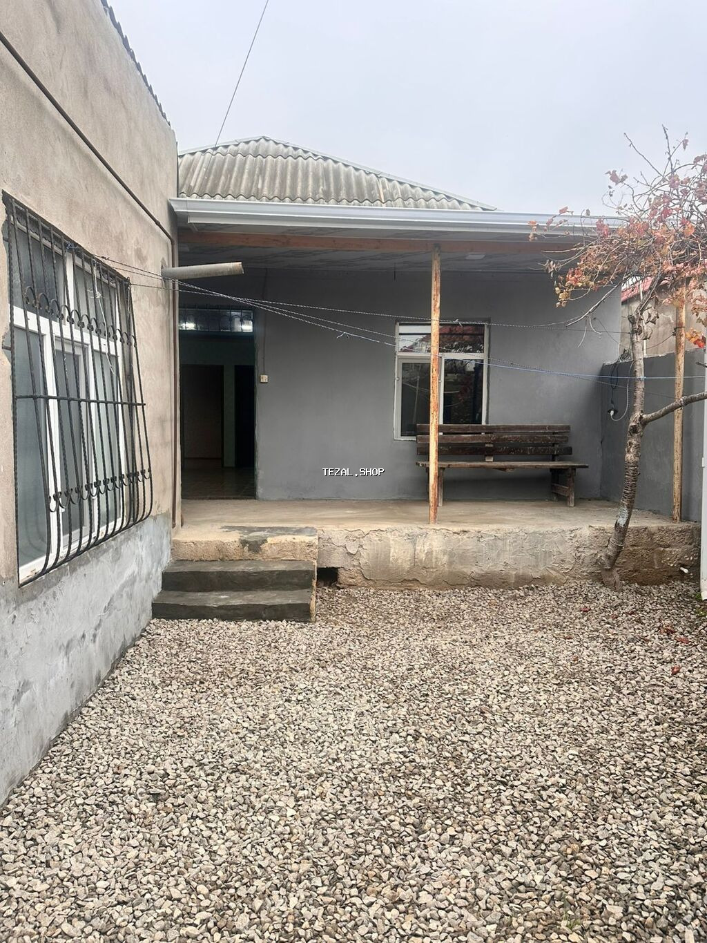 Ev Bine salxozda yerleşir yaxsi bir yerdi hal hazirda kiraci qalir iki