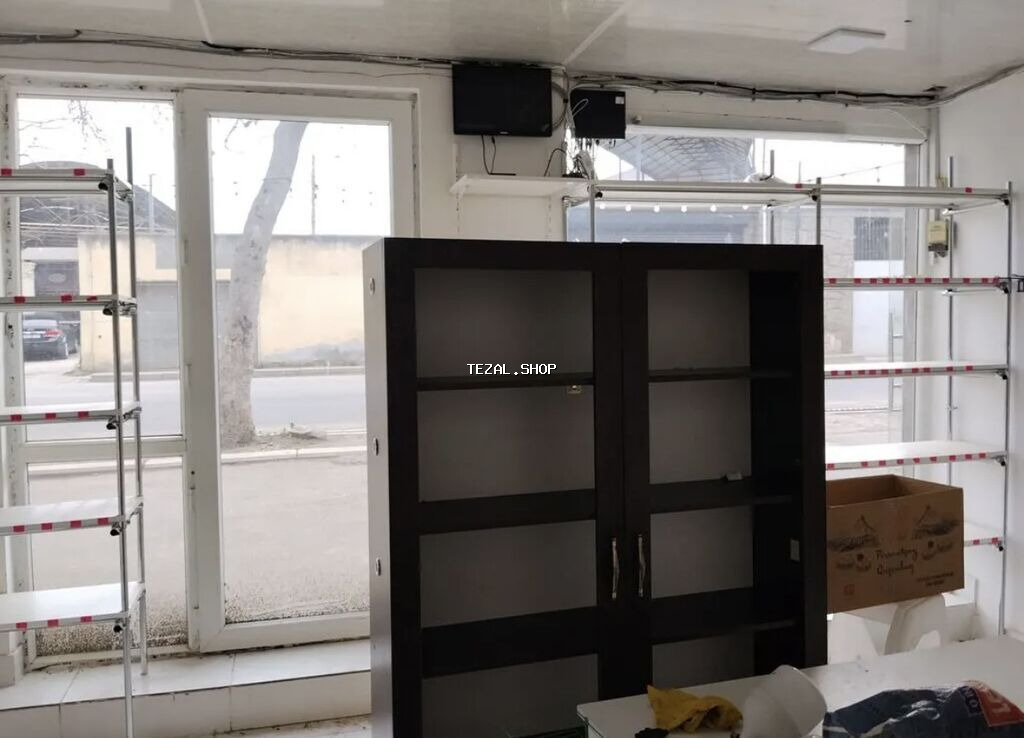 İcarəyə verilir – vitrinli obyekt/iş yeri Xüsusiyyətlər: - Geniş ön