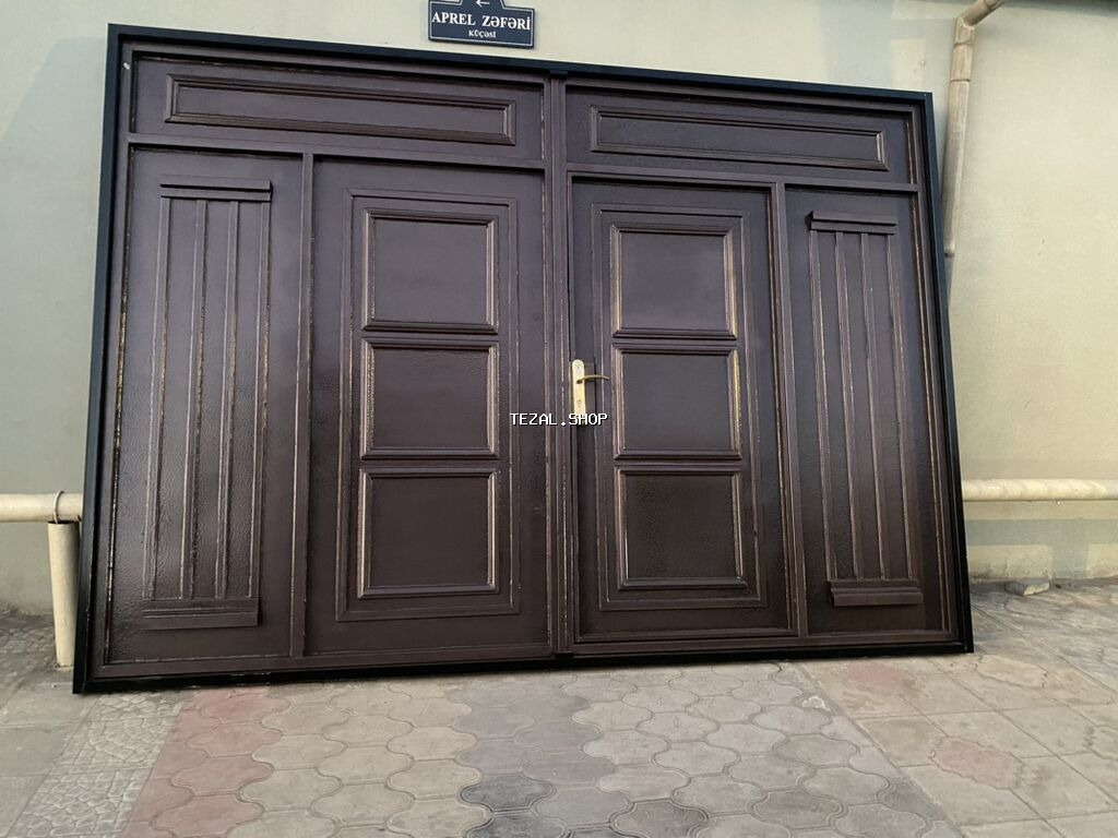 Dəmir Həyət darvazası, Yana açılan, Qapı ilə, rəng - Qəhvəyi