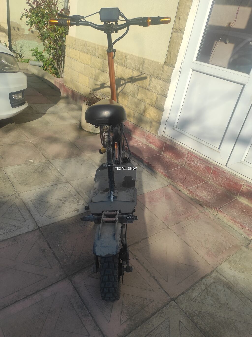 Elektrik skuter – oturacaqlı, qalın dişli təkərli, iri gövdəli model - şəkil 2