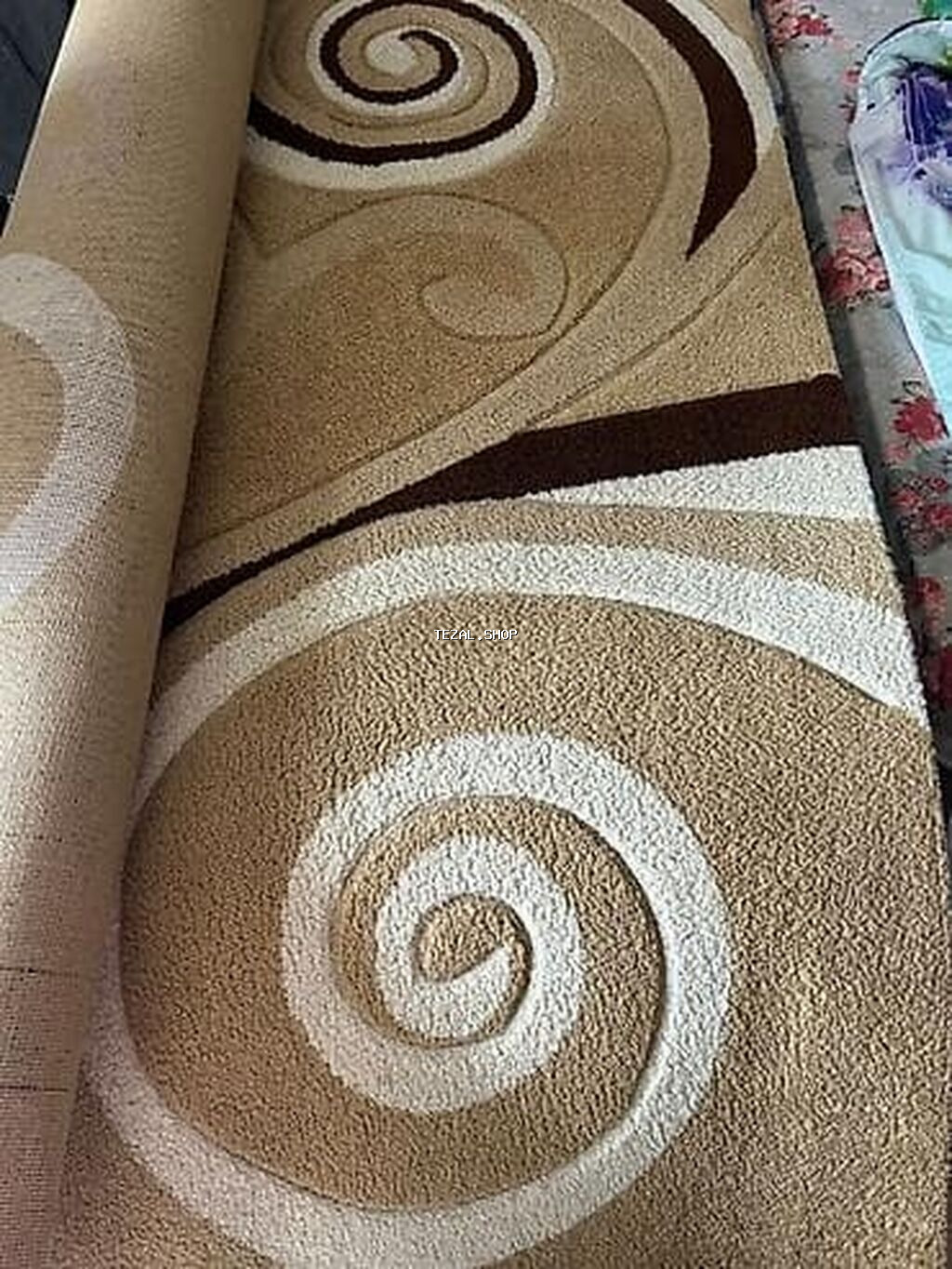 Xalça,alınıb çox istifadə edilməyib. 3×4ə ölçüdədi.ünvan Gəncə şəhəri