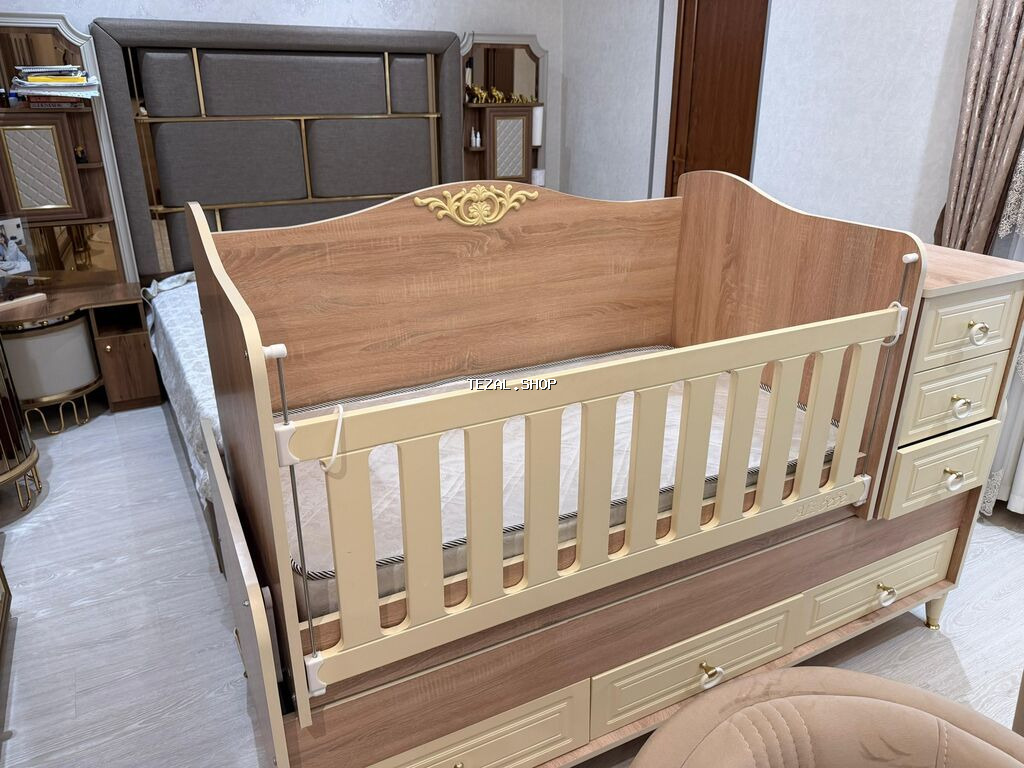 Oğlan və qız üçün, Dördbucaq, Beşik, Matras ilə, Yellənmə mexanizmsiz