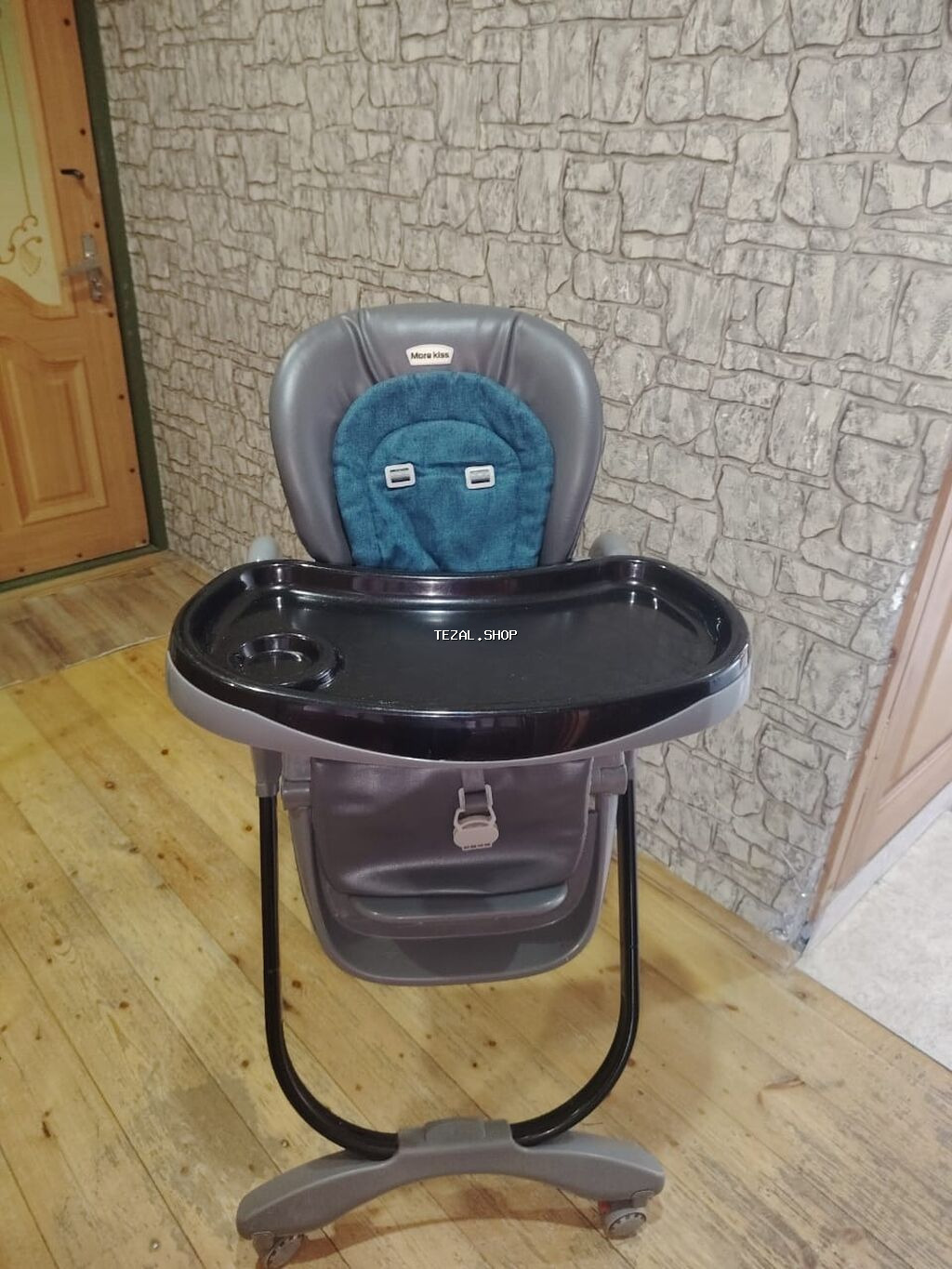 Uşaq yemək stulu – More Kiss - Rəng: boz-kömür çərçivə, qara yemək