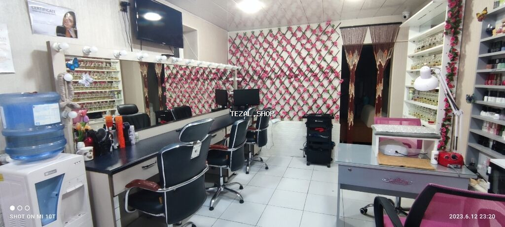 Salon tam şəkildə icarəyə verilir günlük müştəri bazası zəngin olan