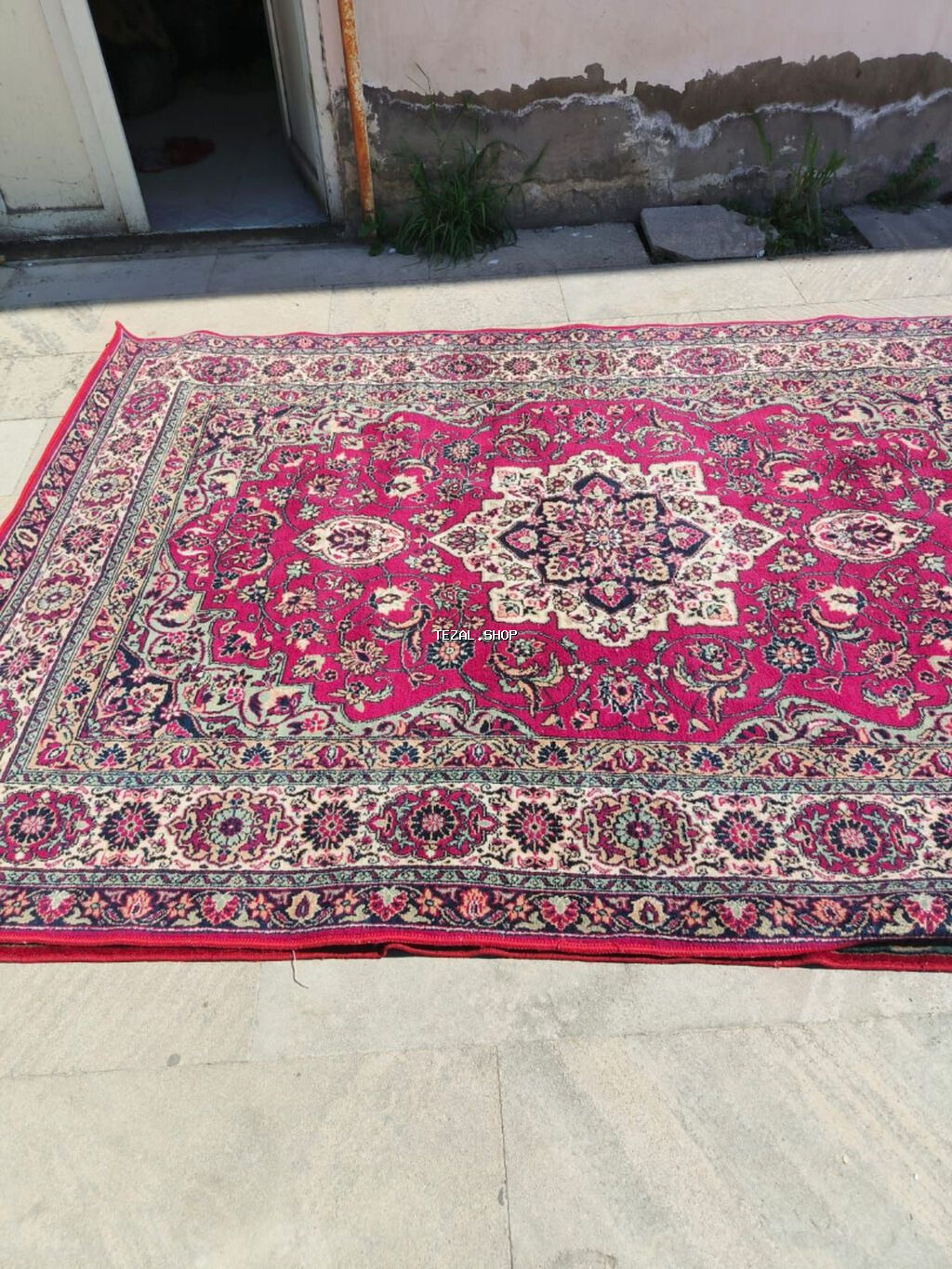 Xalça 2 metr eni 3 metr uzunlugu Xalçalar 2 ededdi. İkisi 100 azn