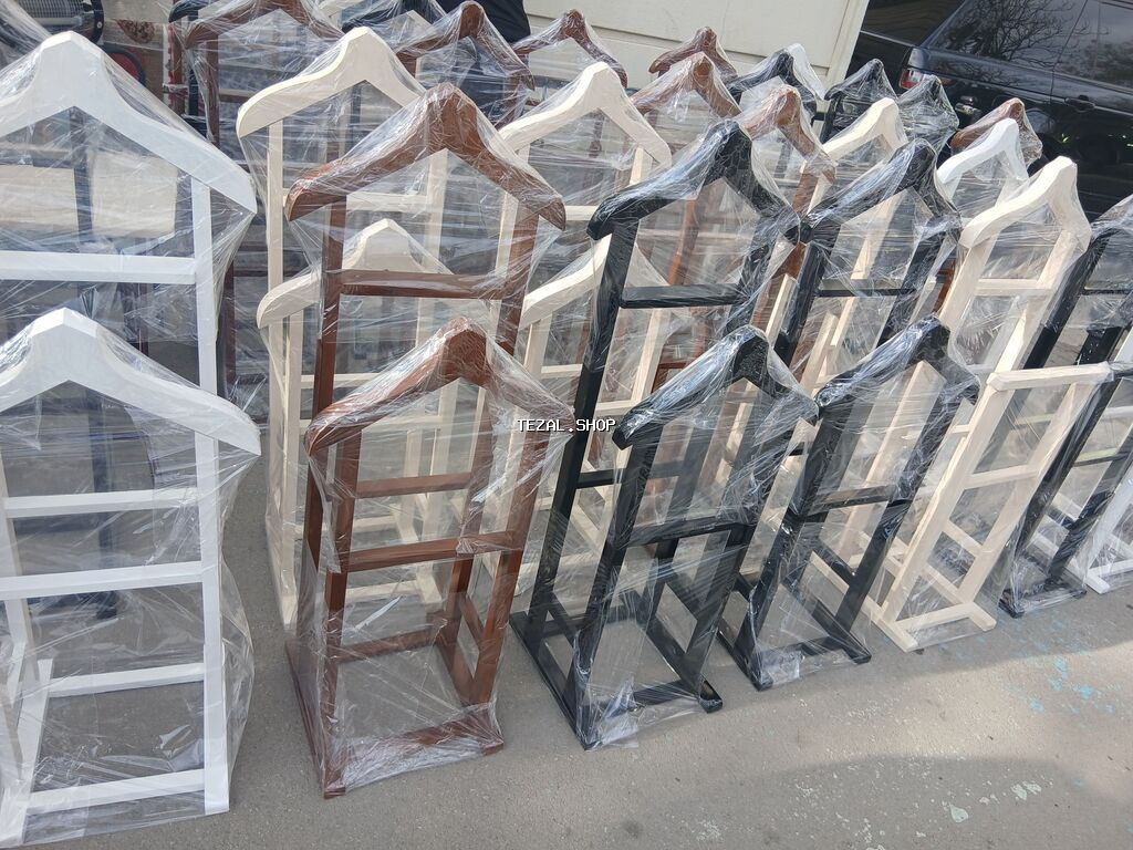 Bu, paltarların səliqəli saxlanması üçün nəzərdə tutulmuş taxta