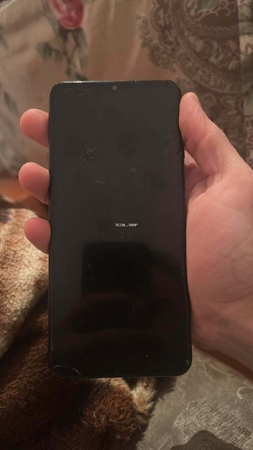 Smartfon – arxa hissədə üçlü kamera modulu və LED flaşla - Arxa - şəkil 3