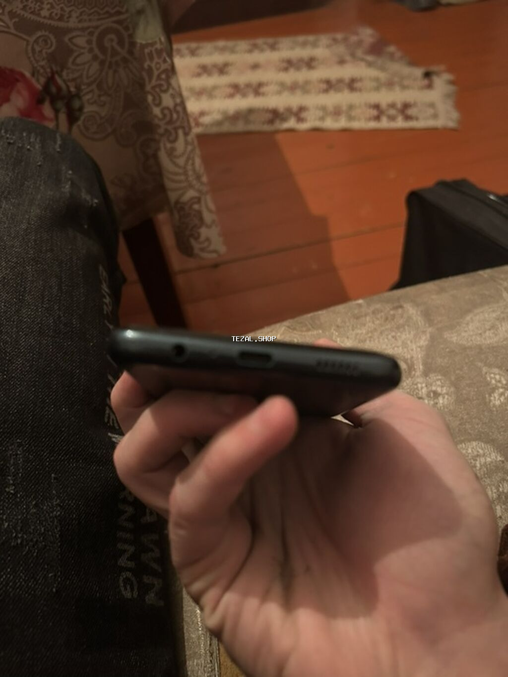 Smartfon – arxa hissədə üçlü kamera modulu və LED flaşla - Arxa - şəkil 5