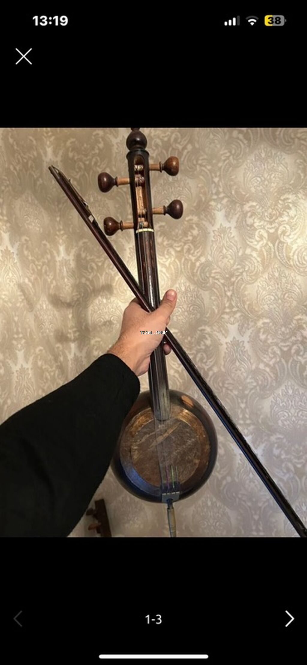 Musiqi alətləri dəsti - Kamança: Dörd aşıq, yay ilə birlikdə. Dairəvi