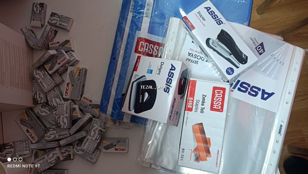 Ofis ləvazimatları dəsti salam fərqli fərqli ofis levezamatlari var