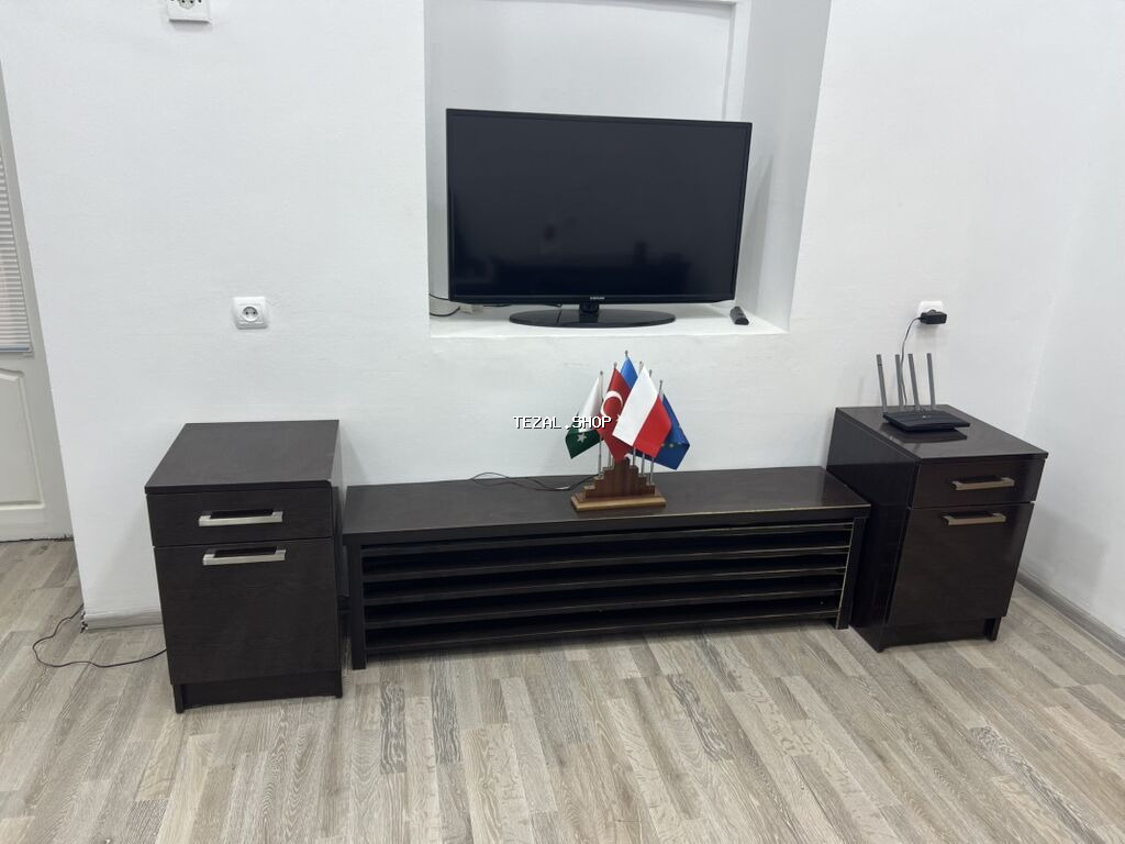 Ofis mebel dəsti – tünd qəhvəyi, parlaq səthli MDF/LDSP Tərkib: - 2