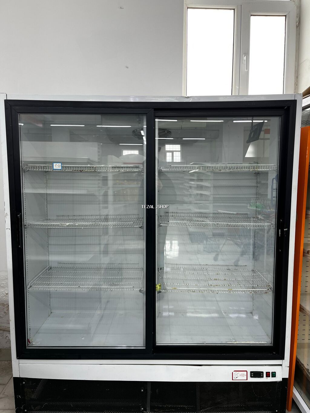 Vitrin və avadanlıqlar Rusiya federasiyasından gətirilib və çox az bir