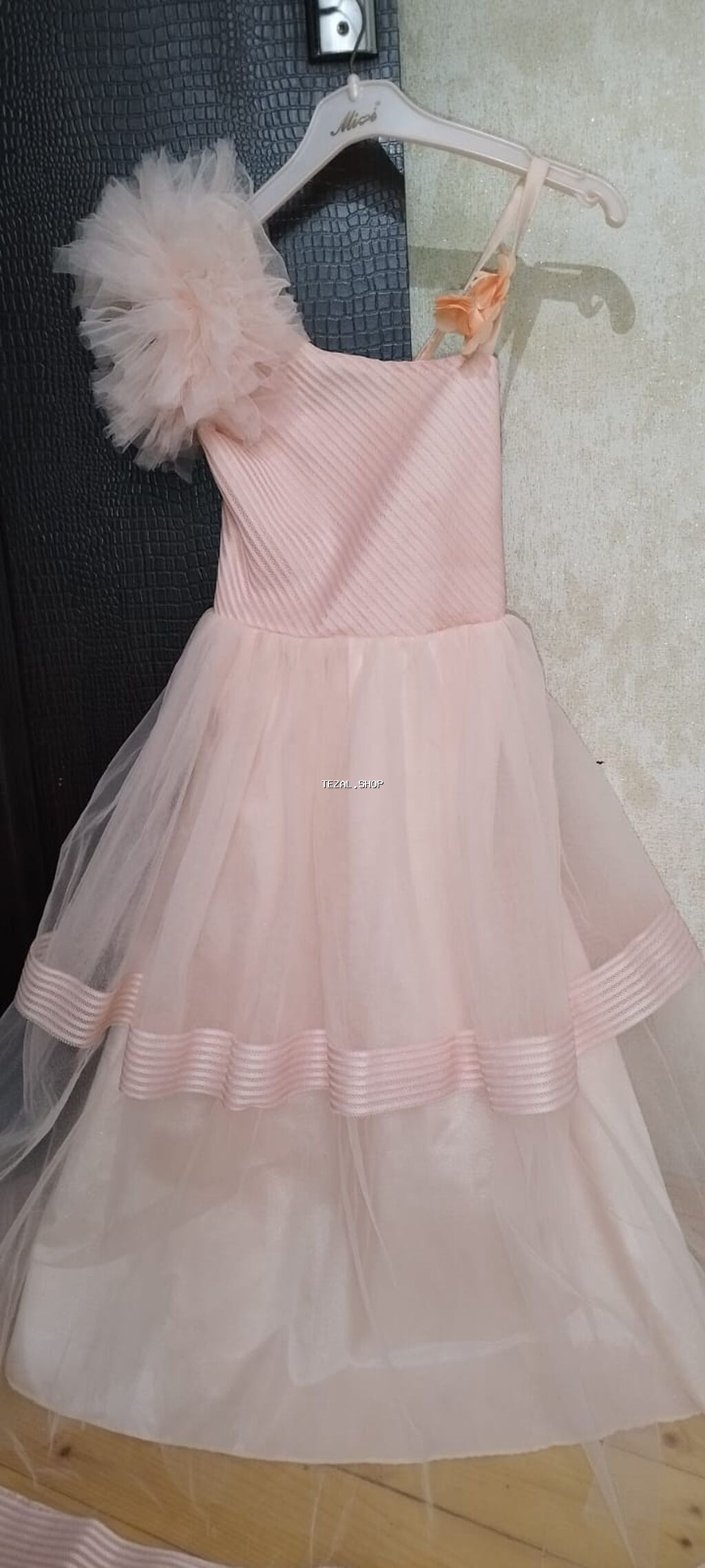 Ziyafət donu. 8 yaş