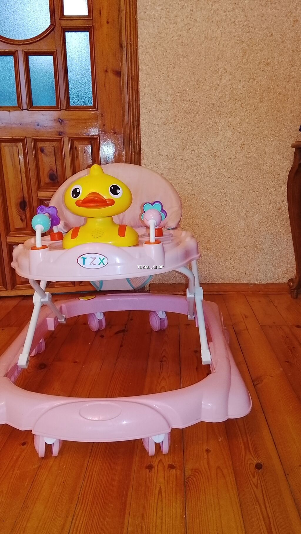 Xadulka yaxşı vəziyyətdə təmiz səliqəlidir musiqilidir.Maraqlananlar