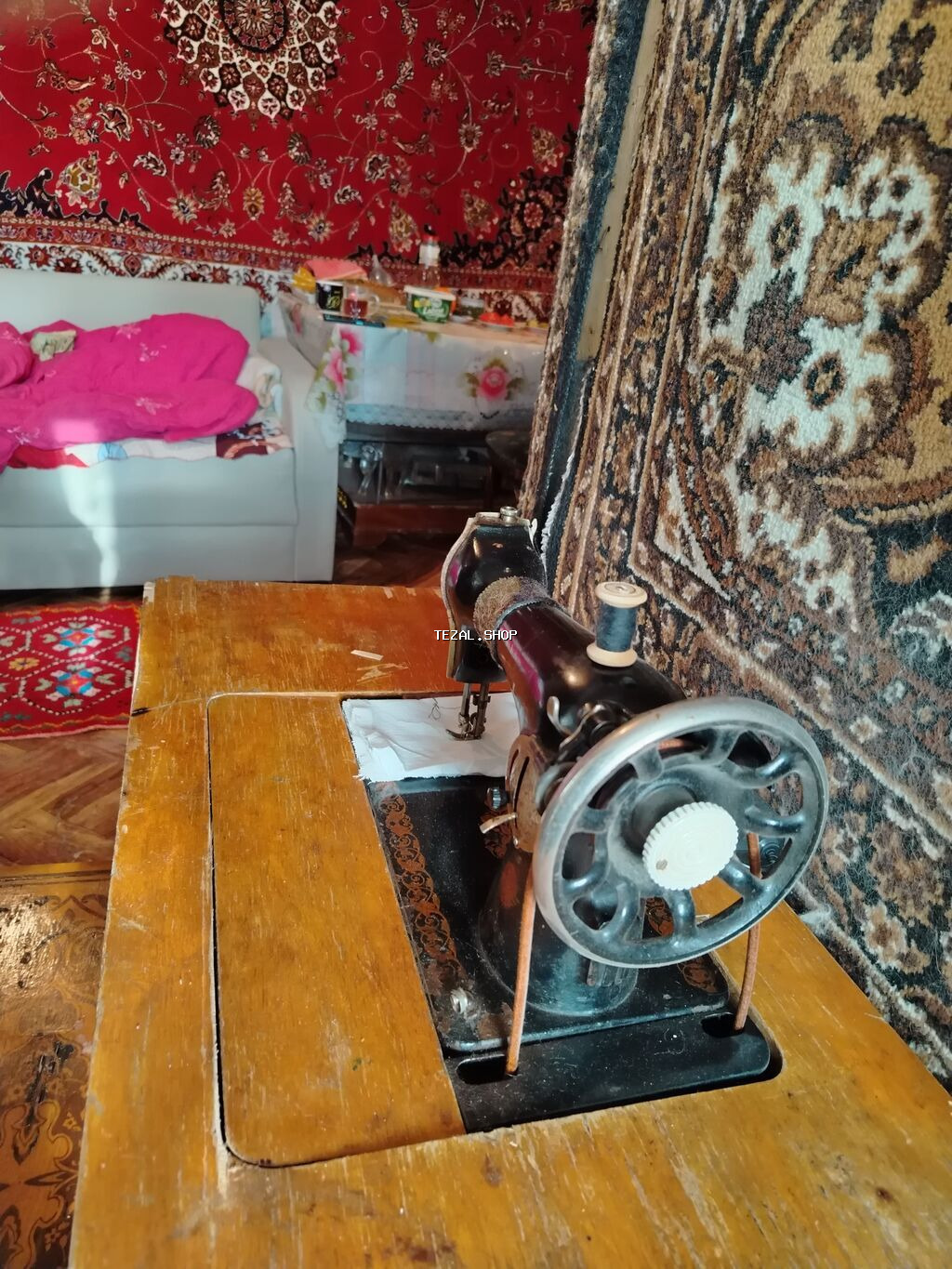 Mexanik tikiş maşını – stol ilə - Klassik mexaniki quruluş: sağ