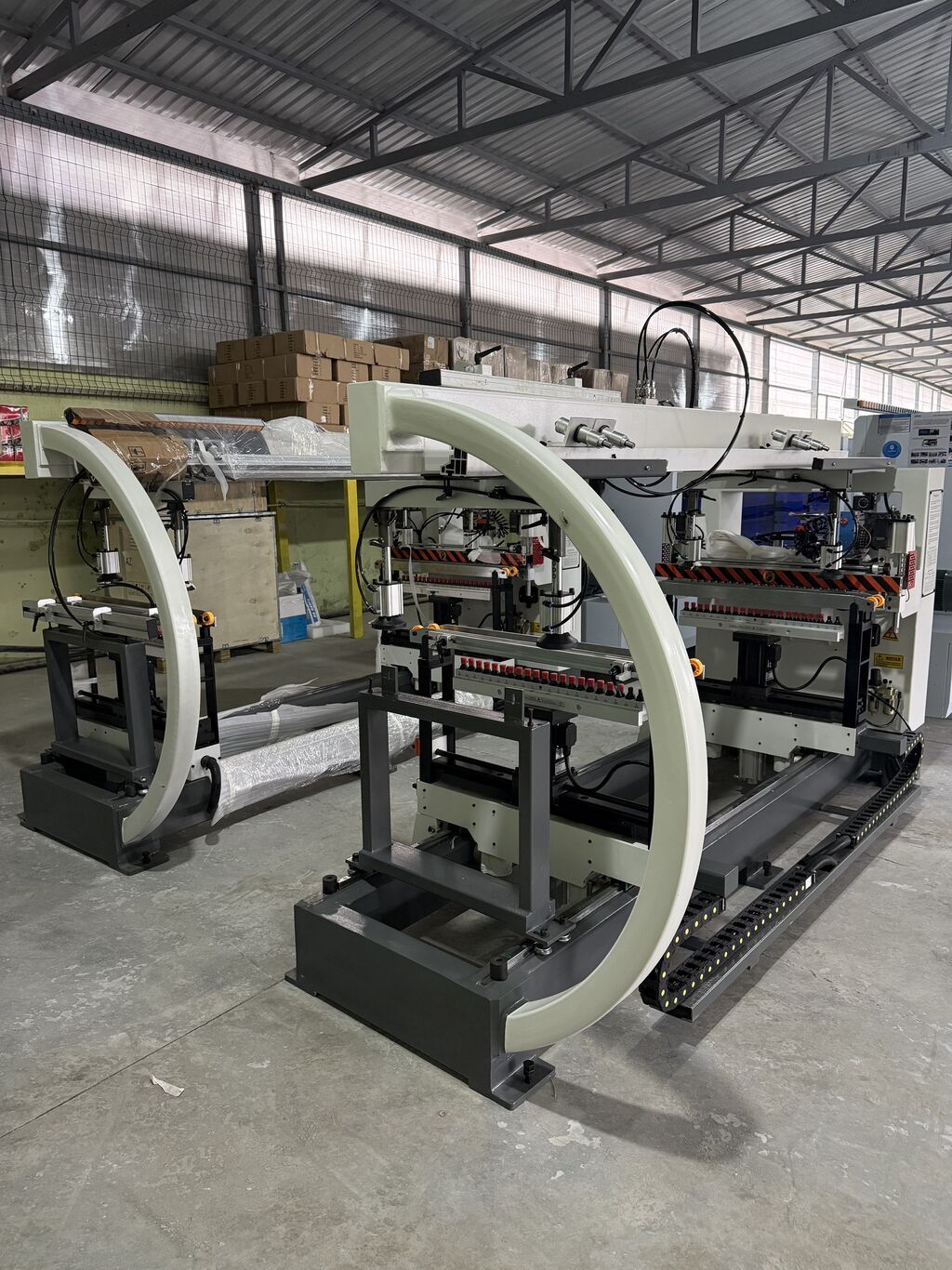 Minifiks-dəlik makinası Jiyu brendindən olan 3 kafa minifiks artıq