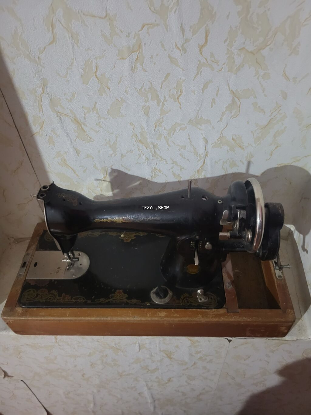 Tarixi tikiş maşını texminen1940-1960 cı illere aiddir ağır maşındır