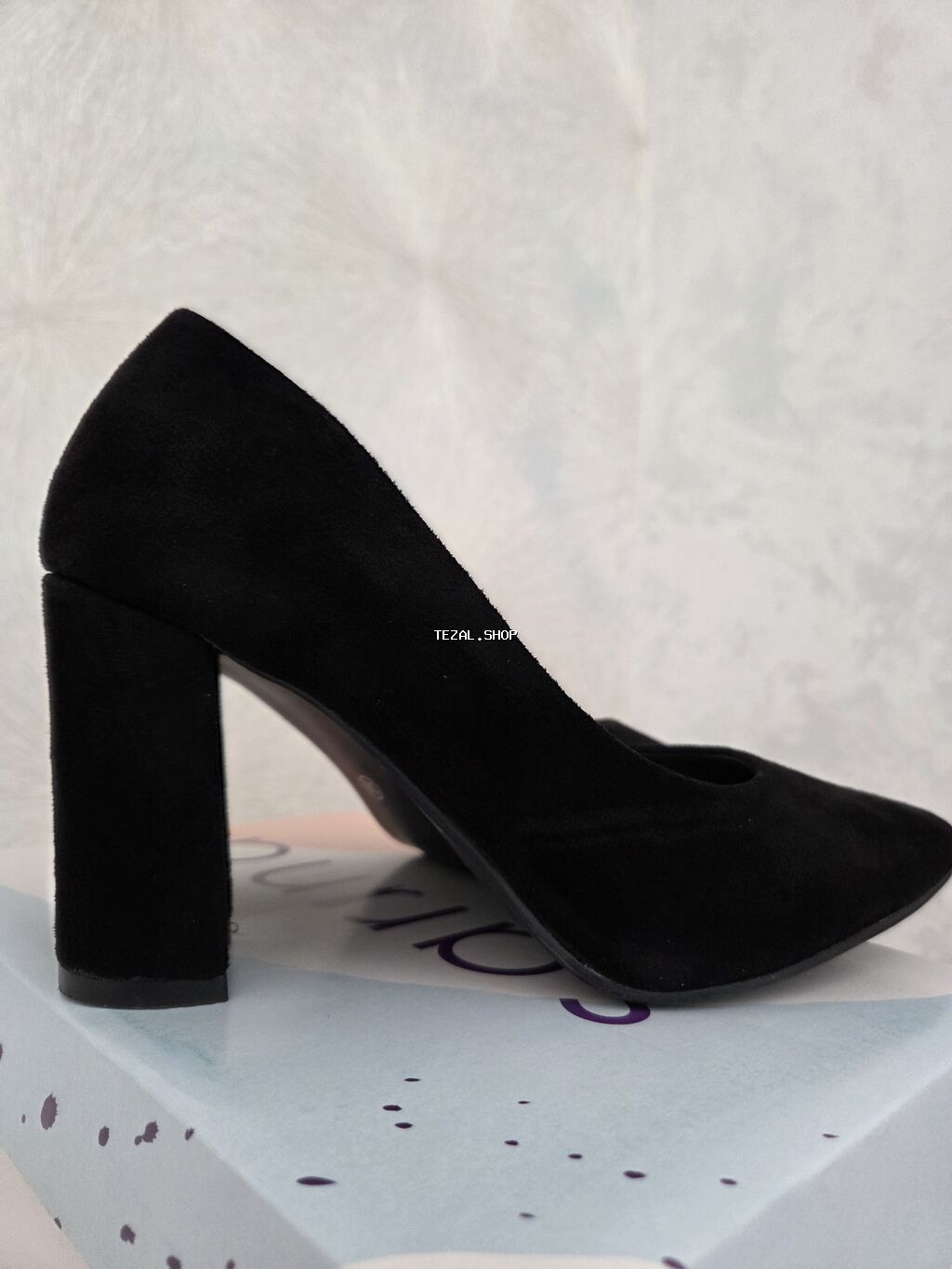 Qadın klassik tufli - Rəng: qara - Model: sivri burunlu, qapalı -