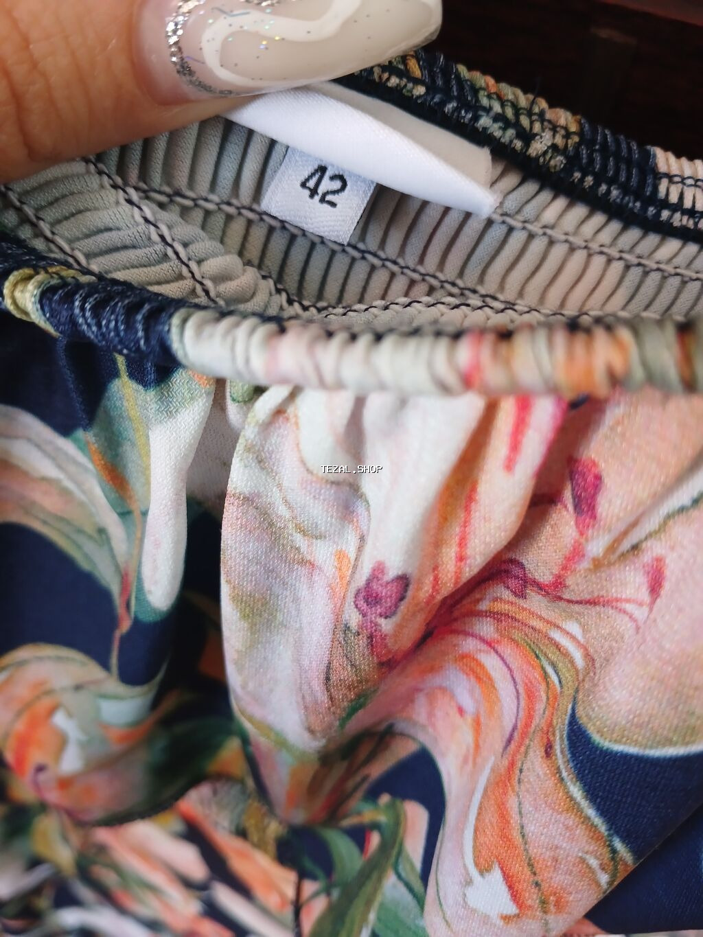 Uzun çiçək naxışlı yay donu - Model: Maxi uzunluqda, qolsuz/qatlamalı - şəkil 2