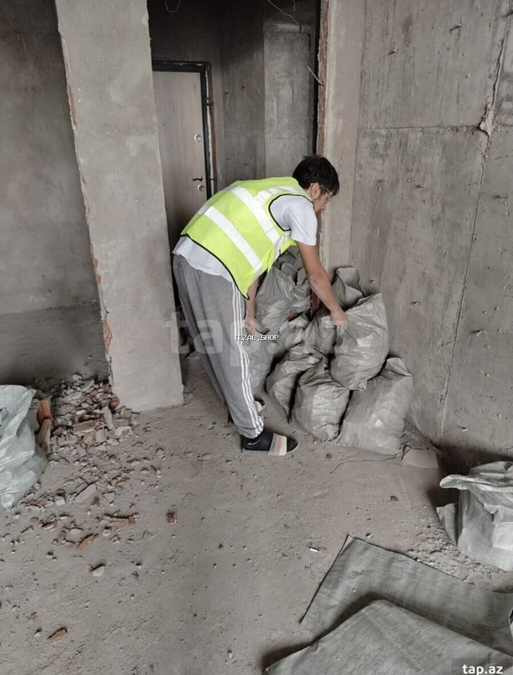 Tikinti və təmir tullantılarının çıxarılması xidməti - Dəmir-beton