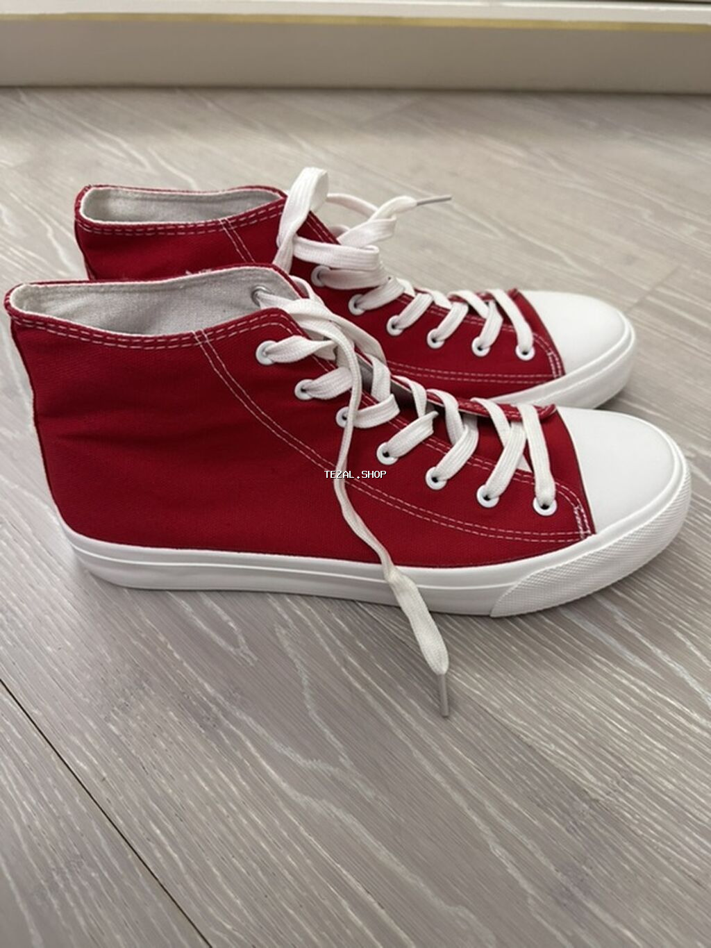 Qırmızı kanvas krossovkalar – unisex, boğazdan bir qədər yuxarı model - şəkil 2