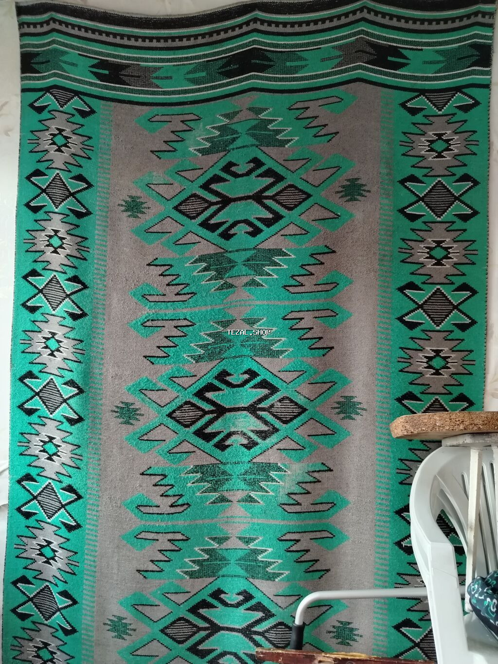 Türk üslubunda naxışlara malik xalça - Rənglər: firuzəyi-yaşıl, boz