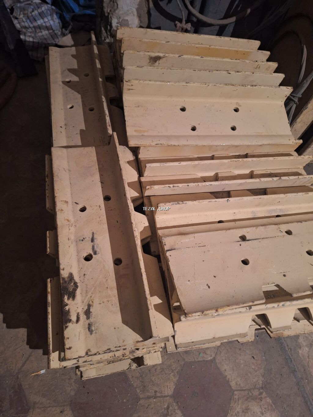 Ekskavator/buldozer üçün tırtıl ayaqqabıları (track shoe, tırtıl