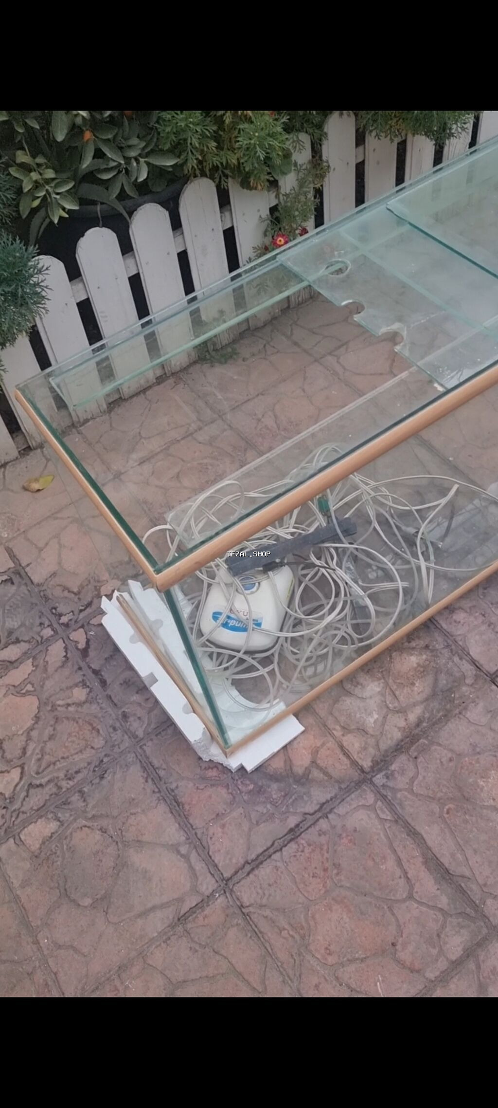 Şüşə akvarium komplekti - Material: qalın şüşə panellər, kənarlarda