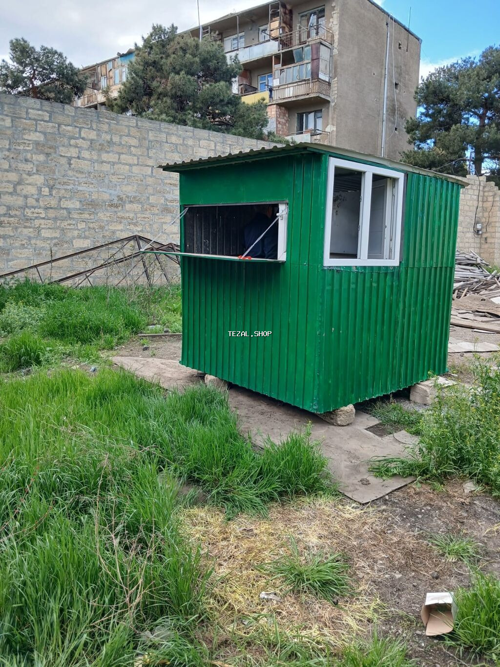 Daşınan metal kiosk/butik - Korpus: profil karkas, dalğalı metal