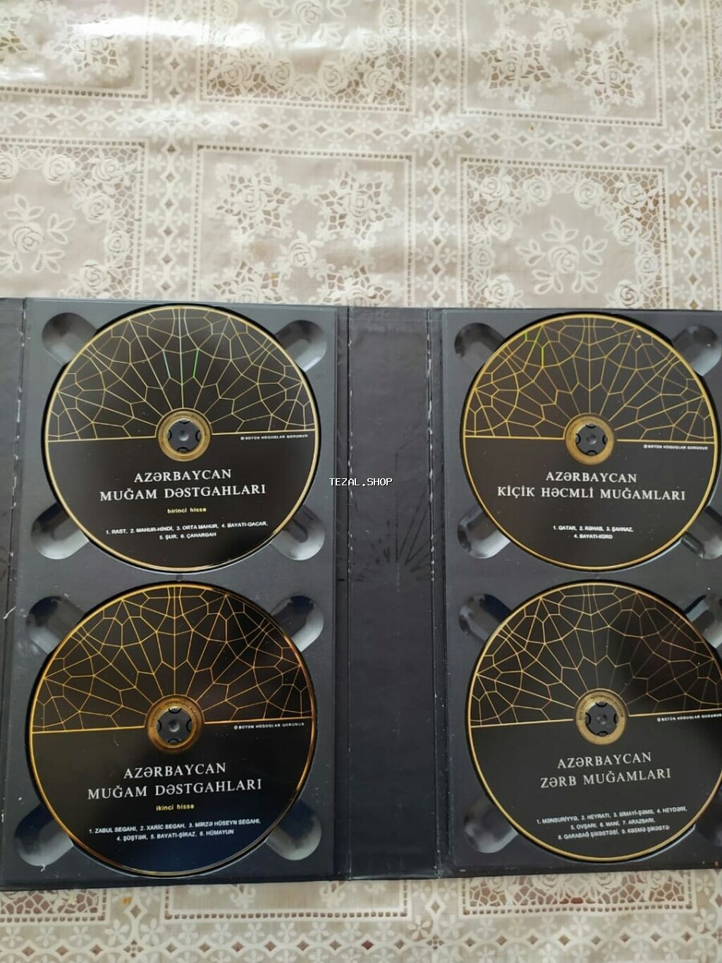 "Azərbaycan muğamı", 9 audio-vizual (qızılı rəng) disklərdən ibarət - şəkil 3