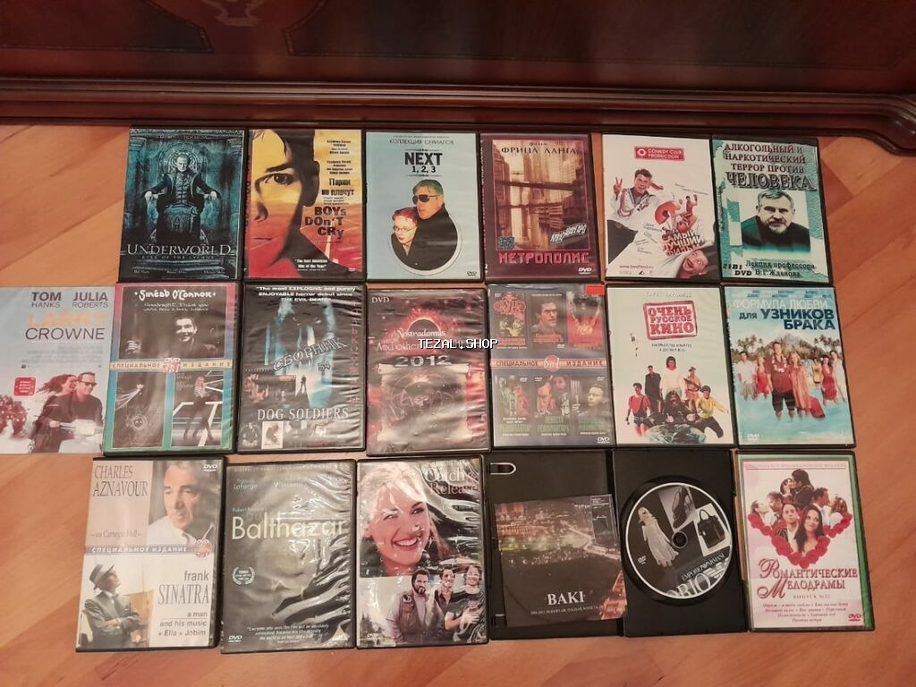 2 штуки -1 манат. Диски с фильмами. Есть ещё видеокассеты с