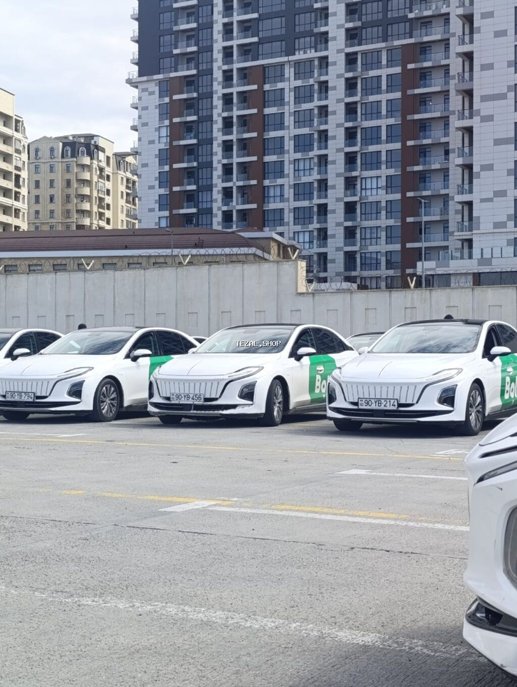 Taksi sürücüsü tələb olunur